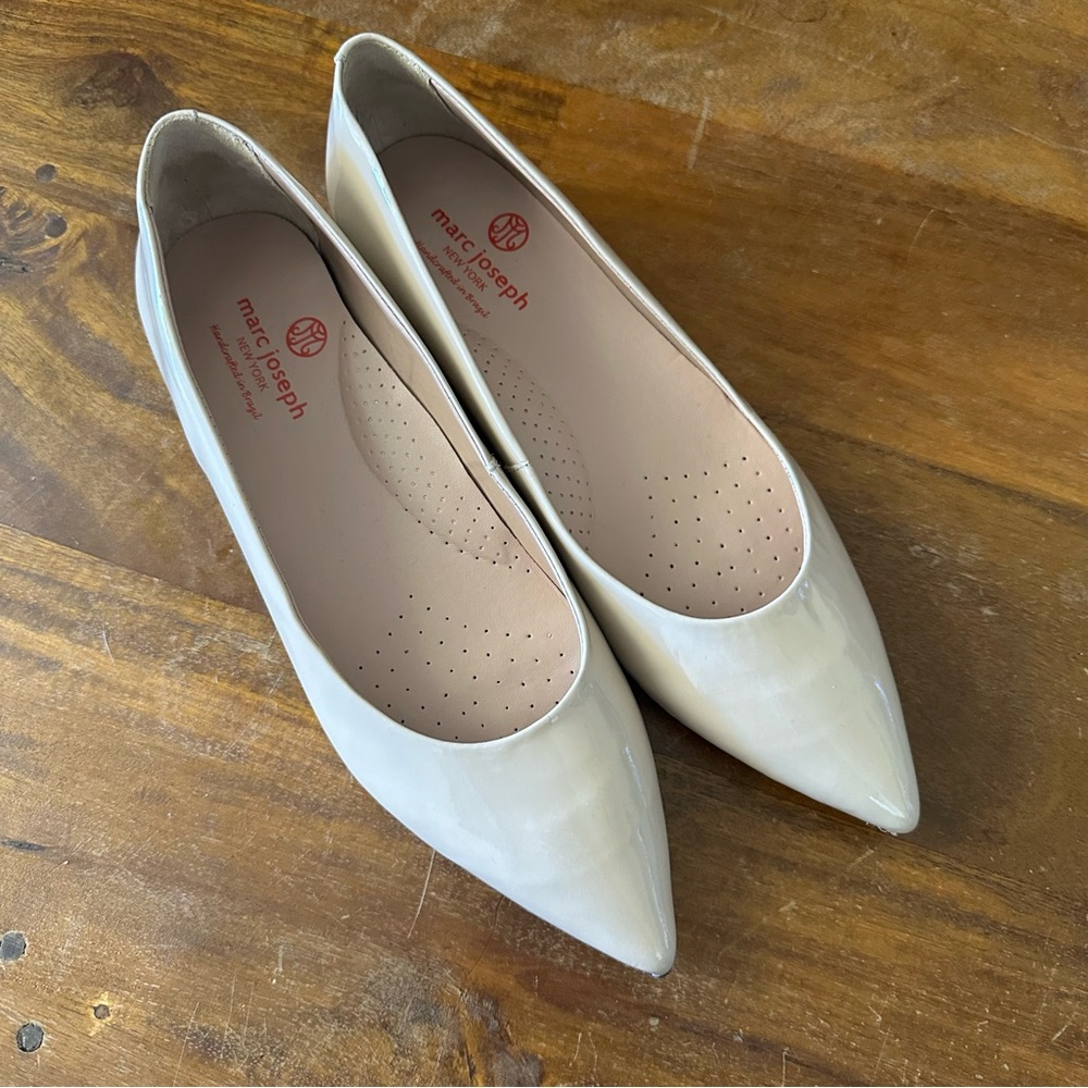 Marc‎ Joseph Bianca Women’s Pointed Toe Patent Leather Flats in Cream size 8